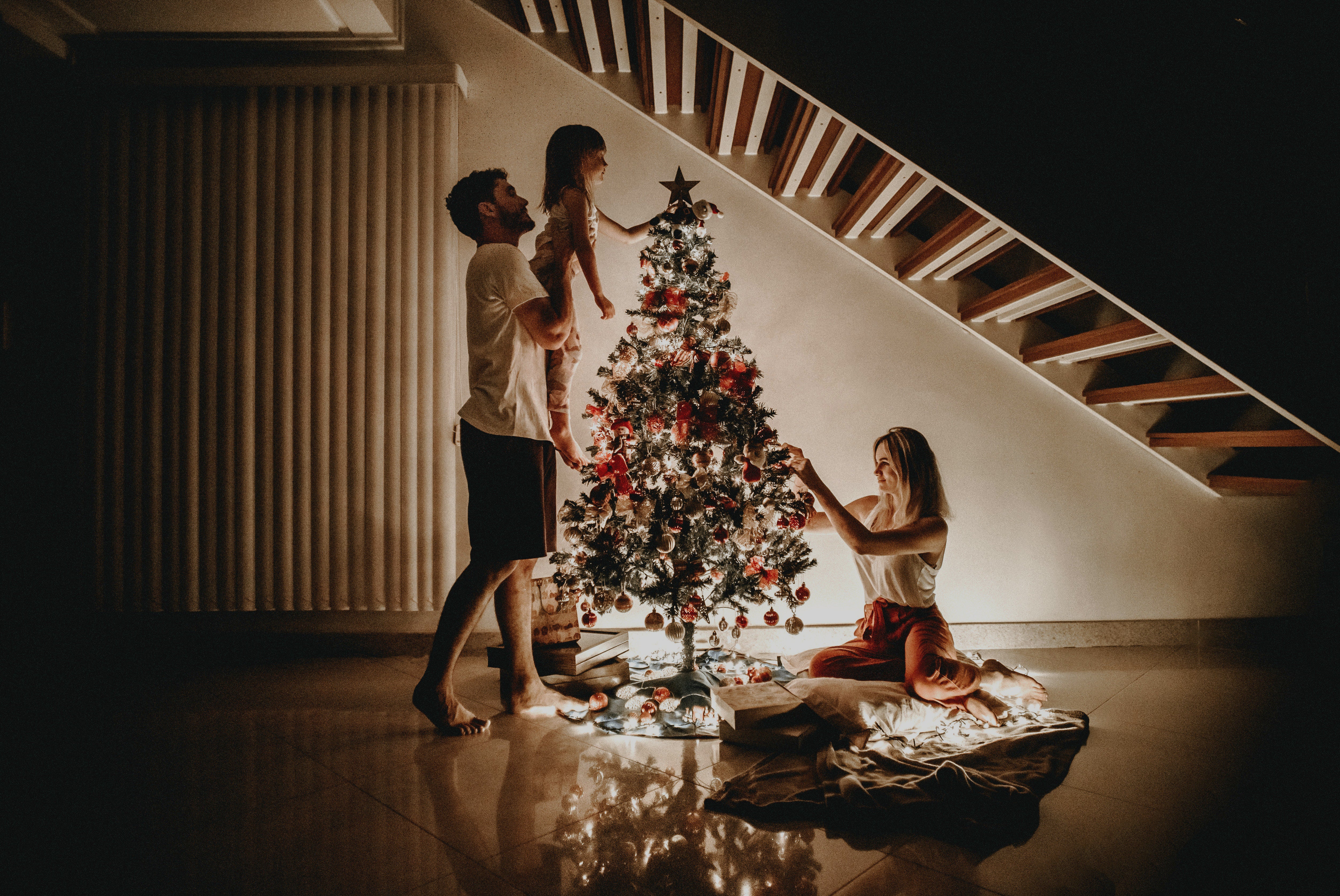 6 Ways to Stay Mindful & Grounded This Holiday Season